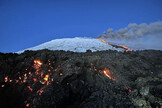 El Etna y su fumarola.