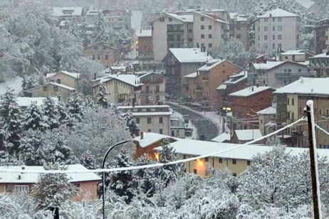 Neve primaverile su Roccaraso sull'Appennino abruzzese