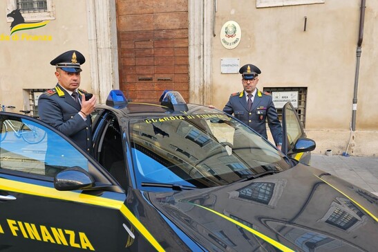 Una pattuglia della guardia di finanza