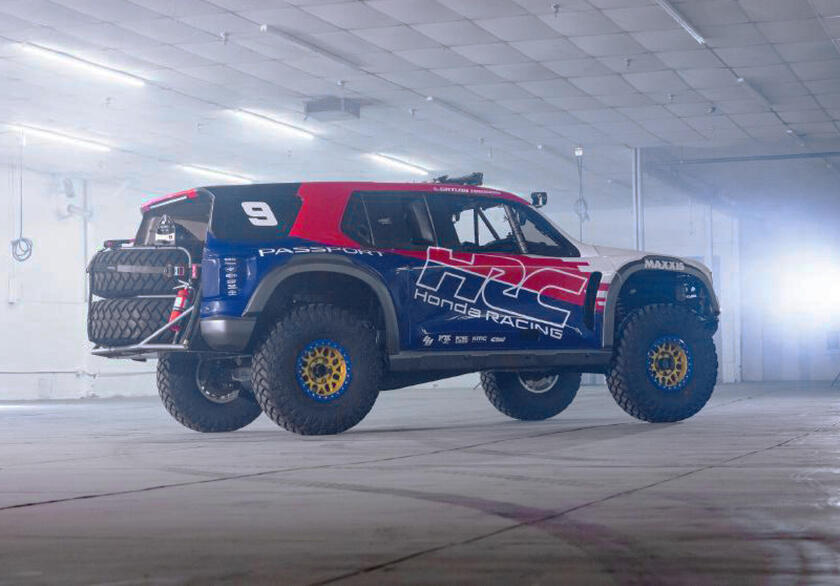 Due Honda Passport TrailSport alla Mint 400 in Nevada