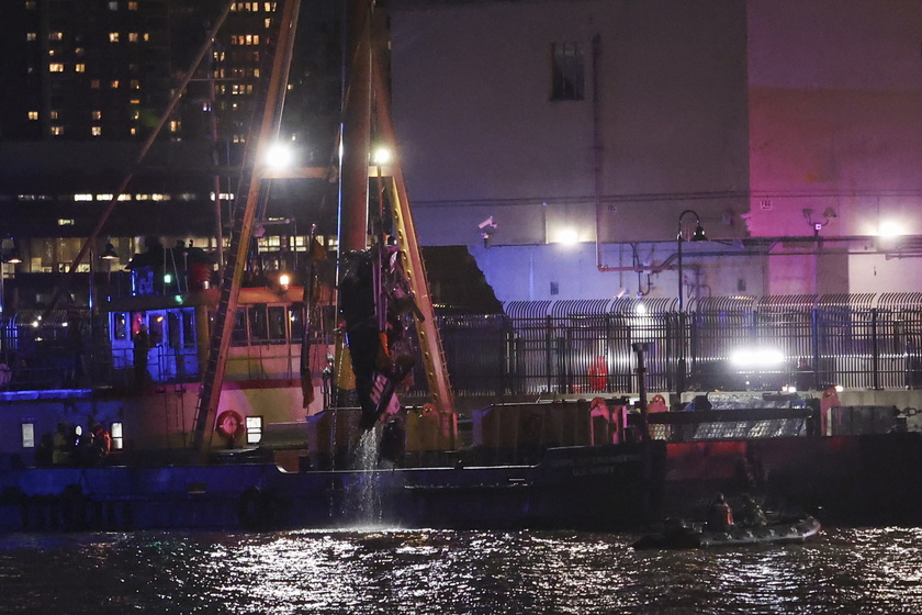Helicopter crashes into Hudson River near Jersey City, New Jersey