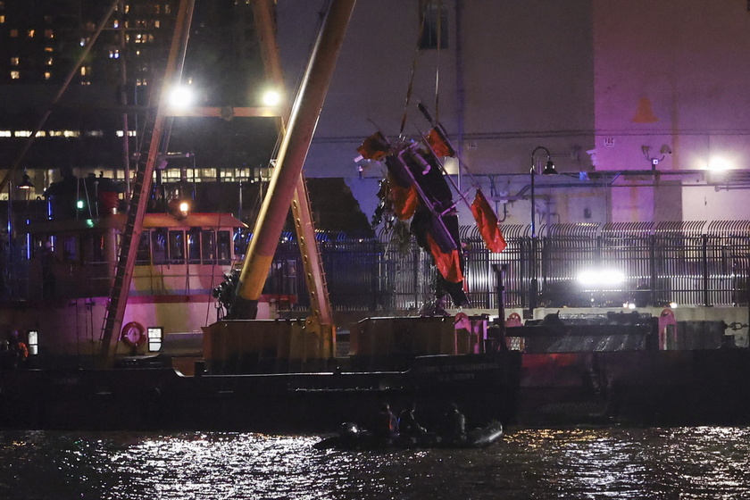 Helicopter crashes into Hudson River near Jersey City, New Jersey