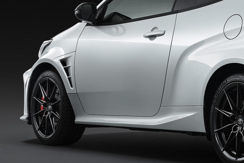 Al via in Giappone vendite Toyota Yaris GR 2025 Aero Pack
