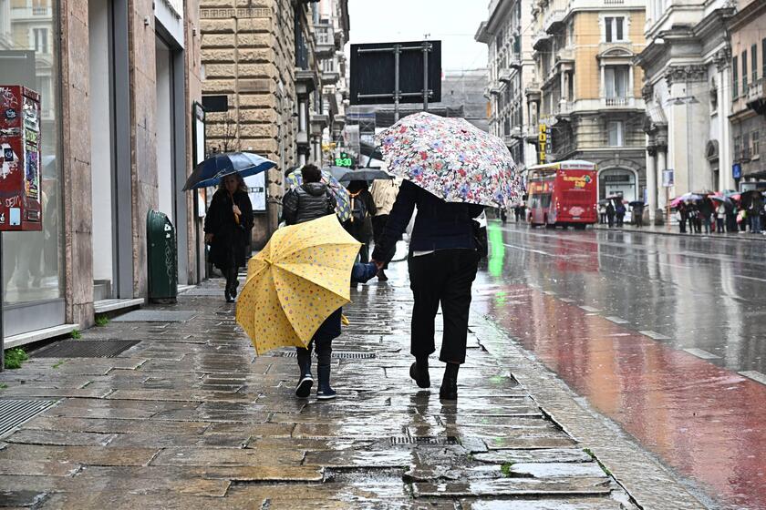 Maltempo, allerta gialla sino alle 15 in Liguria