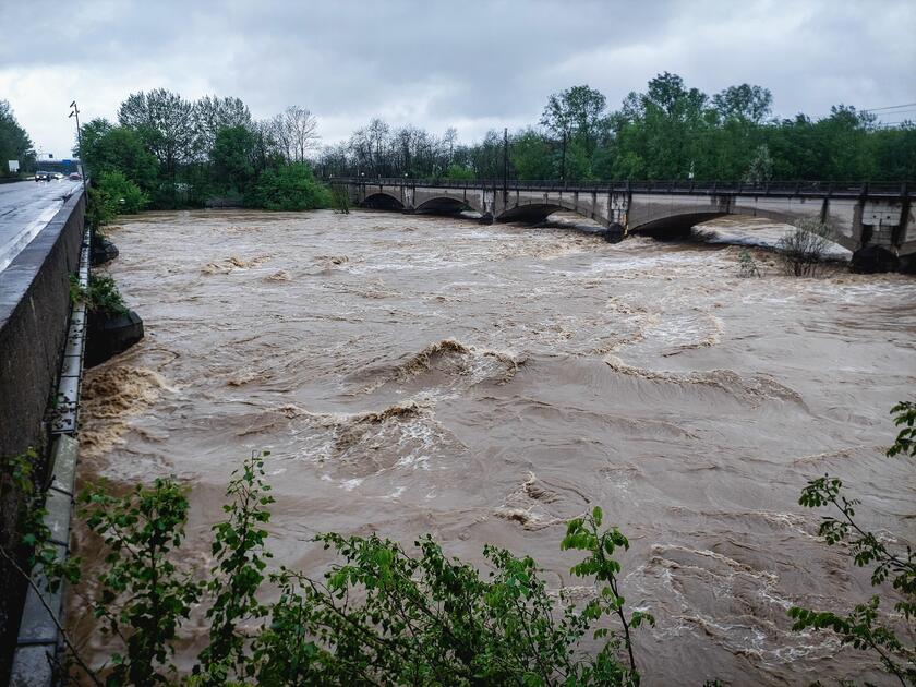 Maltempo in Piemonte, torrente Orco in piena a Chivasso