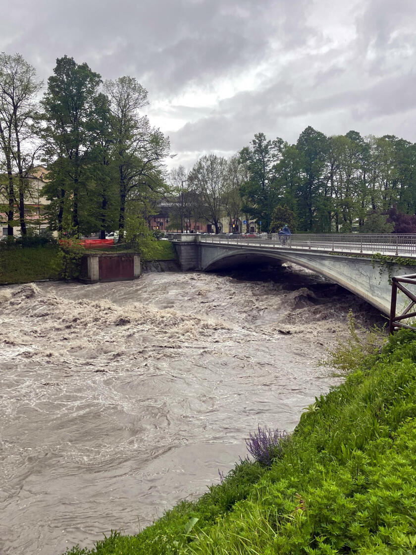 Maltempo in Piemonte, in 100 Comuni rischio rosso per i fiumi