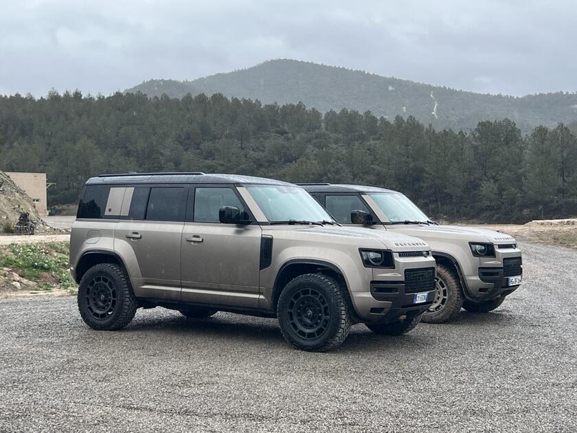 Nuova Land Rover Defender OCTA