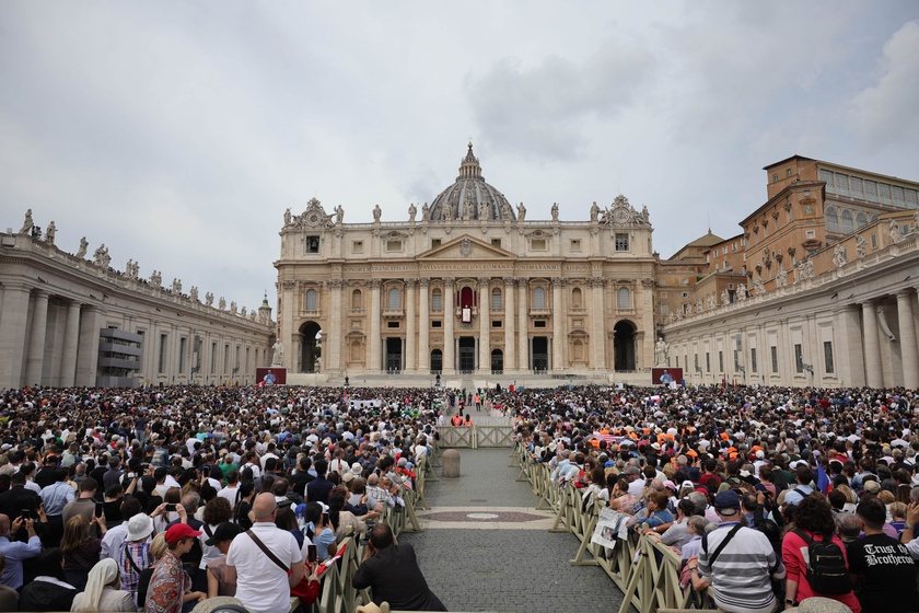 Primo Regina Coeli di Papa Leone XIV