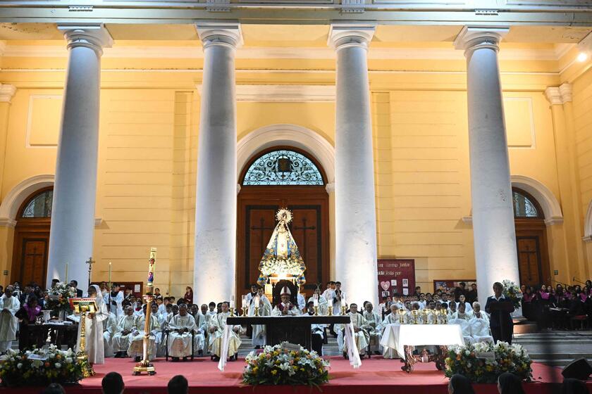 In migliaia alla messa per papa Leone XIV a Chiclayo
