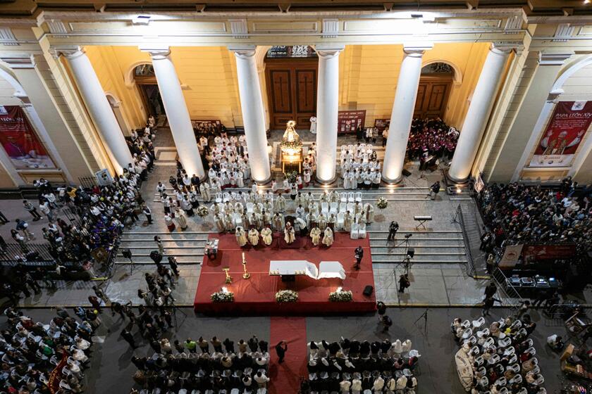 In migliaia alla messa per papa Leone XIV a Chiclayo