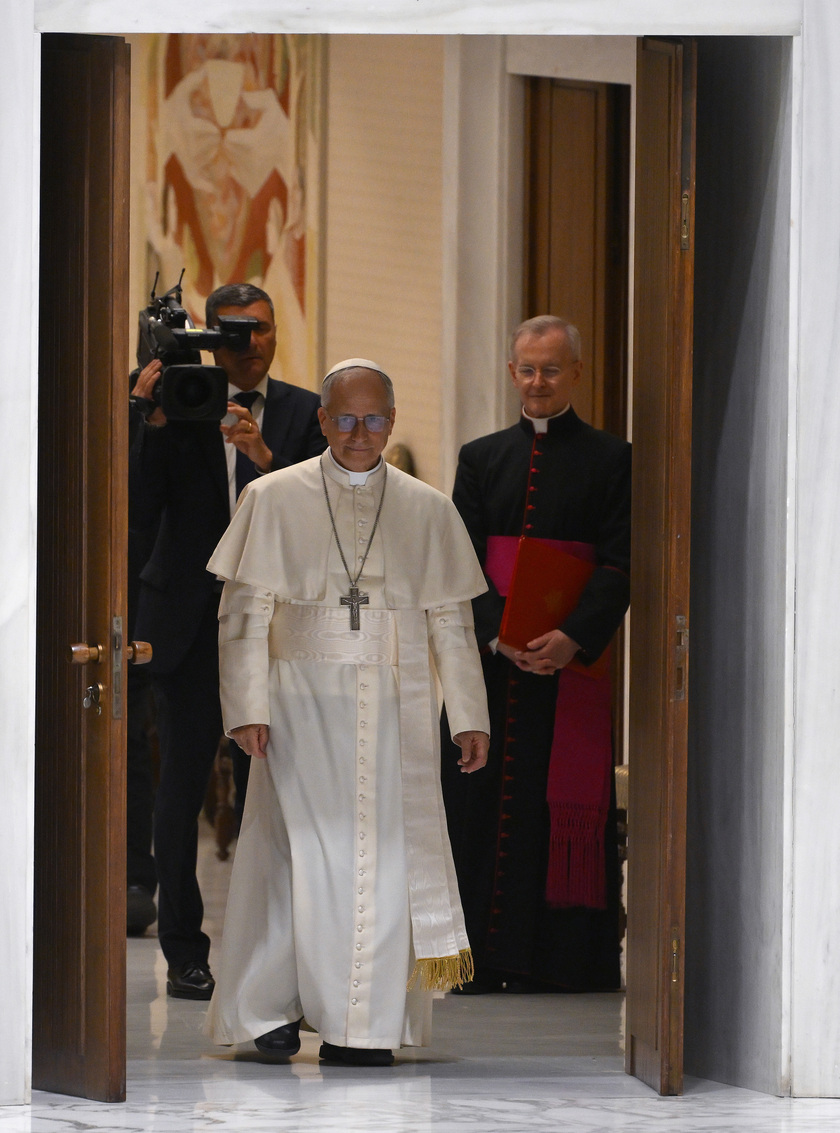 Il Papa ai giornalisti, siate operatori di pace