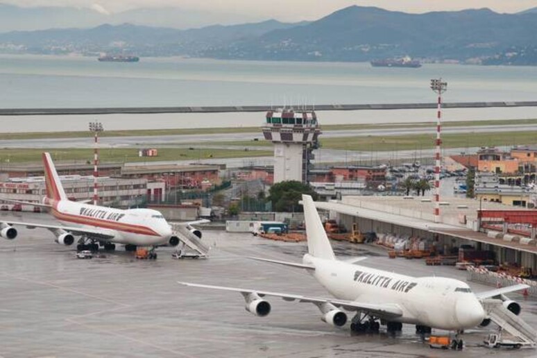Partiti da aeroporto Genova ricambi per Carnival Splendor a San Diego -     RIPRODUZIONE RISERVATA