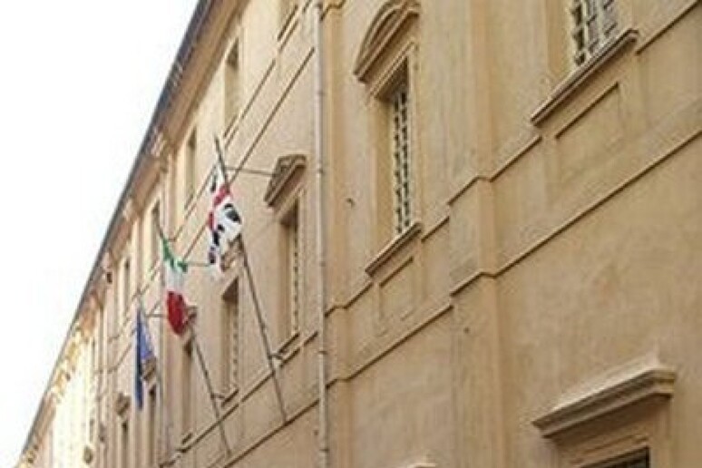 - RIPRODUZIONE RISERVATA