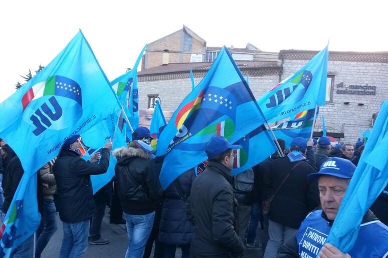 - RIPRODUZIONE RISERVATA