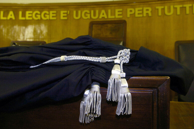- RIPRODUZIONE RISERVATA
