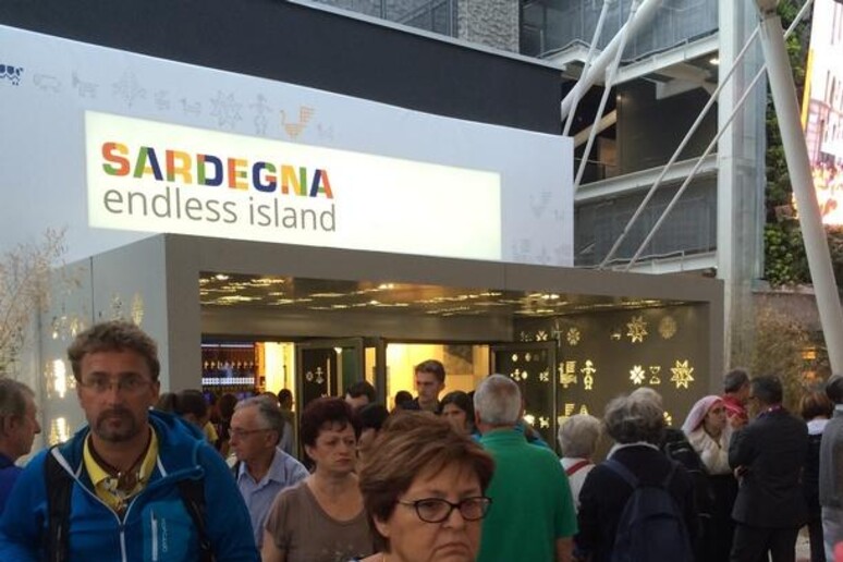 - RIPRODUZIONE RISERVATA