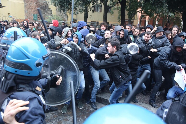 - RIPRODUZIONE RISERVATA