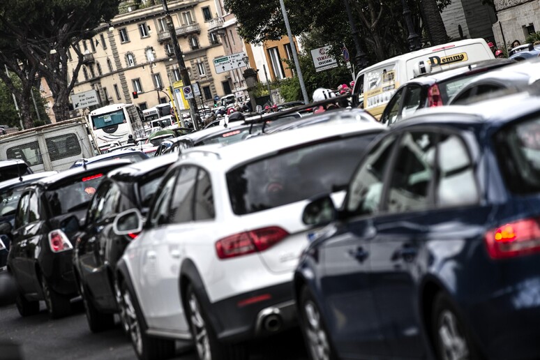 - RIPRODUZIONE RISERVATA