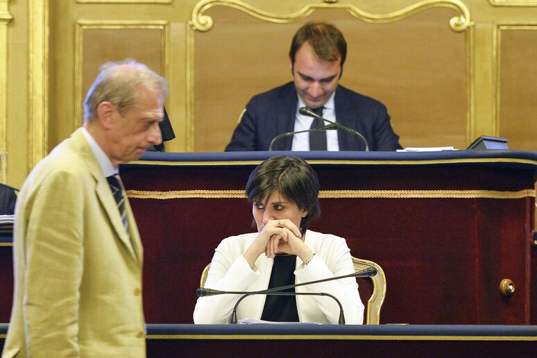 - RIPRODUZIONE RISERVATA