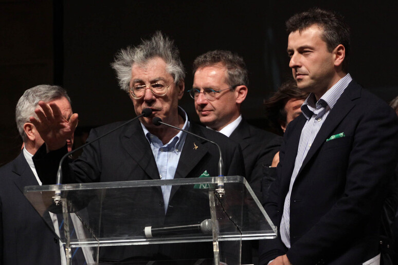 - RIPRODUZIONE RISERVATA