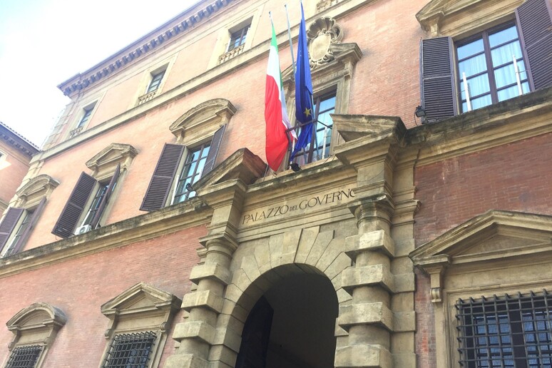 - RIPRODUZIONE RISERVATA