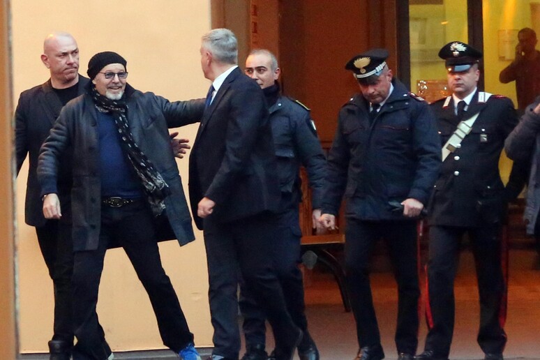 - RIPRODUZIONE RISERVATA
