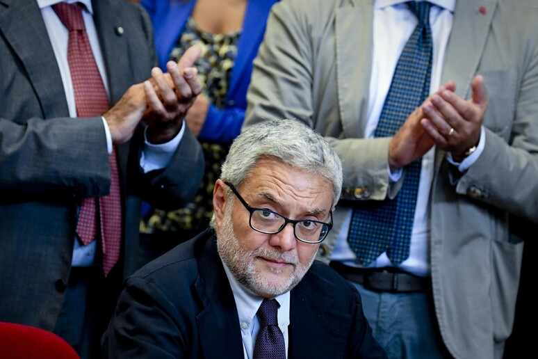 - RIPRODUZIONE RISERVATA