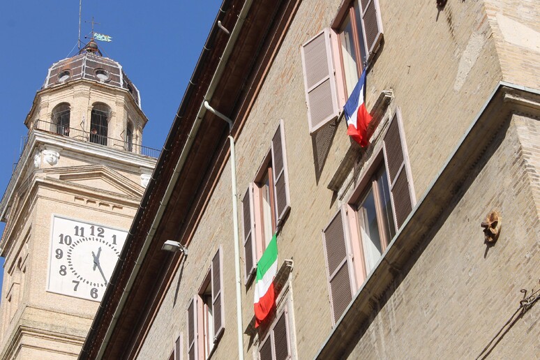- RIPRODUZIONE RISERVATA