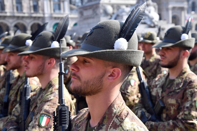 - RIPRODUZIONE RISERVATA