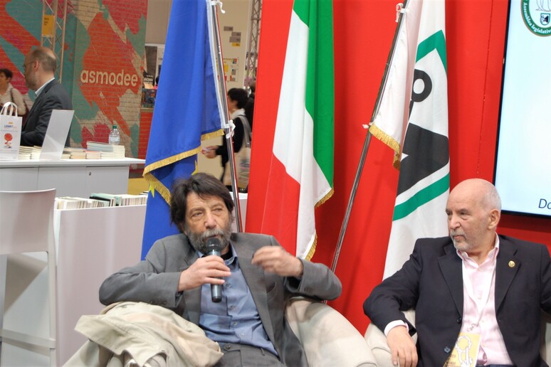 - RIPRODUZIONE RISERVATA