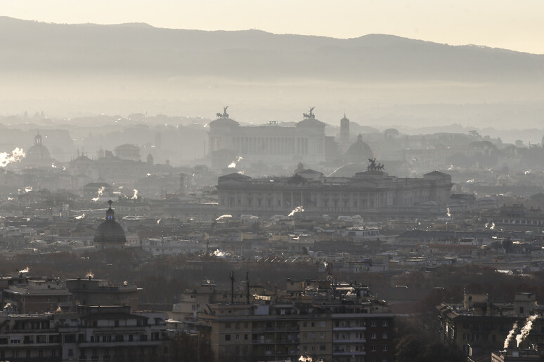 - RIPRODUZIONE RISERVATA