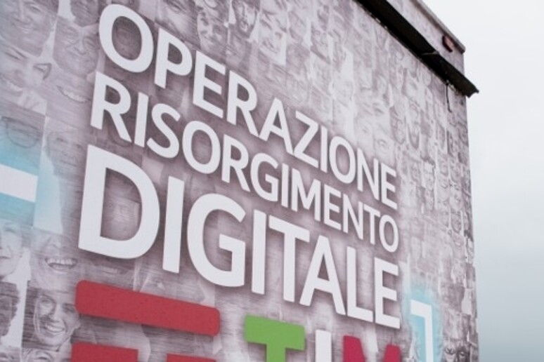 - RIPRODUZIONE RISERVATA