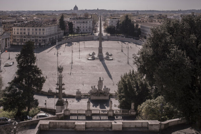 - RIPRODUZIONE RISERVATA