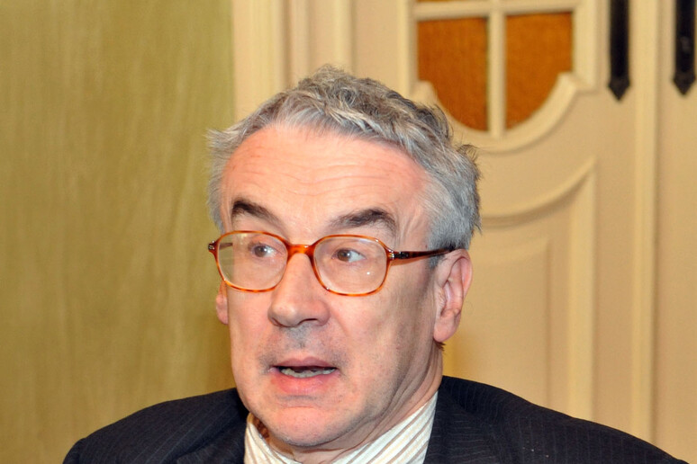 - RIPRODUZIONE RISERVATA