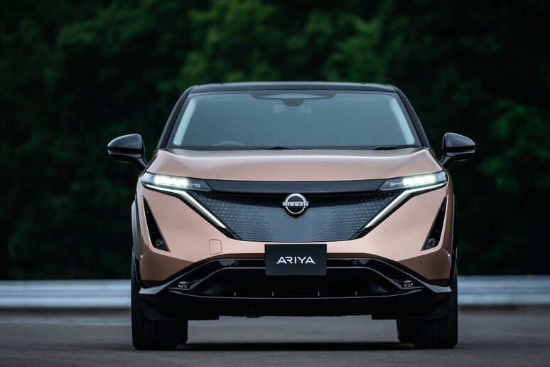 Nissan svela Ariya, crossover coupé elettrico senza tempo - RIPRODUZIONE RISERVATA