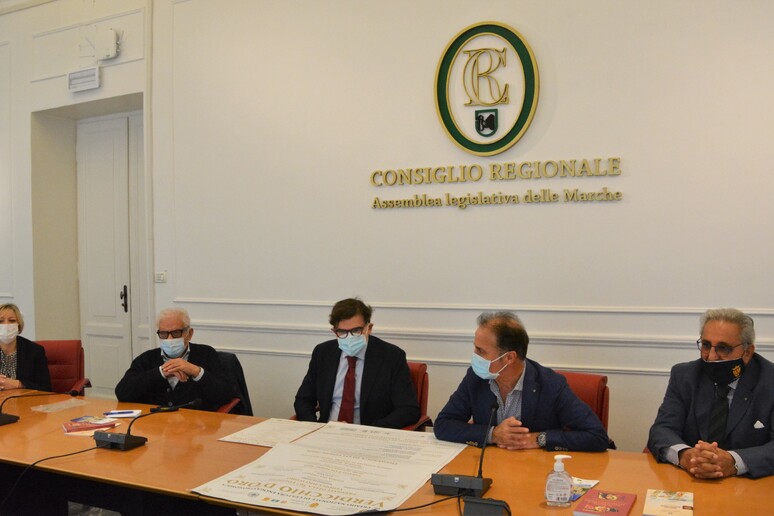 - RIPRODUZIONE RISERVATA