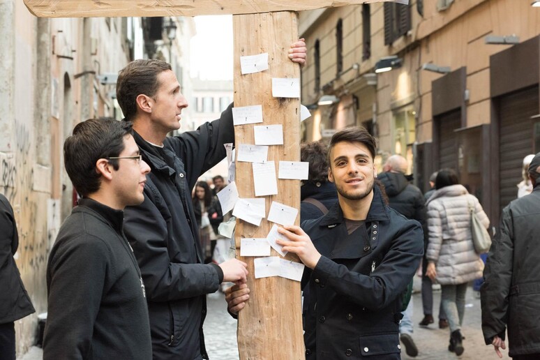 - RIPRODUZIONE RISERVATA