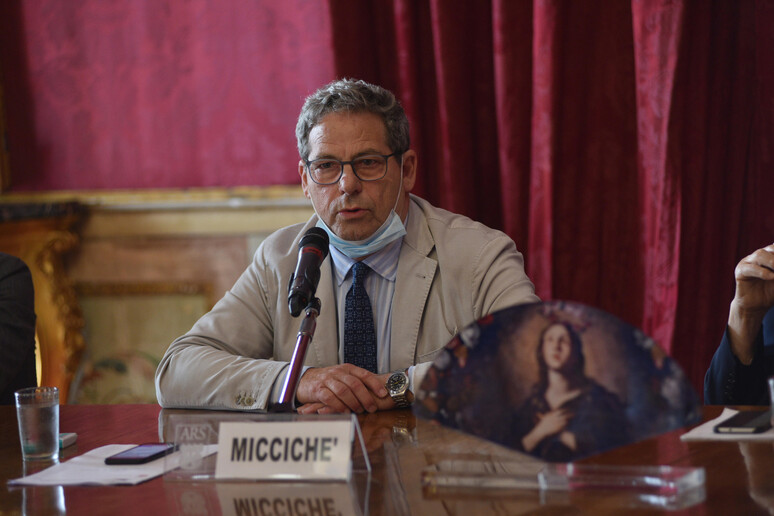 - RIPRODUZIONE RISERVATA
