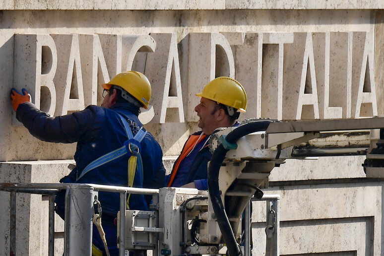 - RIPRODUZIONE RISERVATA