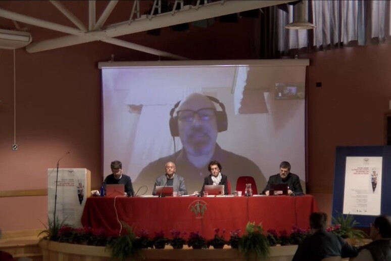 - RIPRODUZIONE RISERVATA
