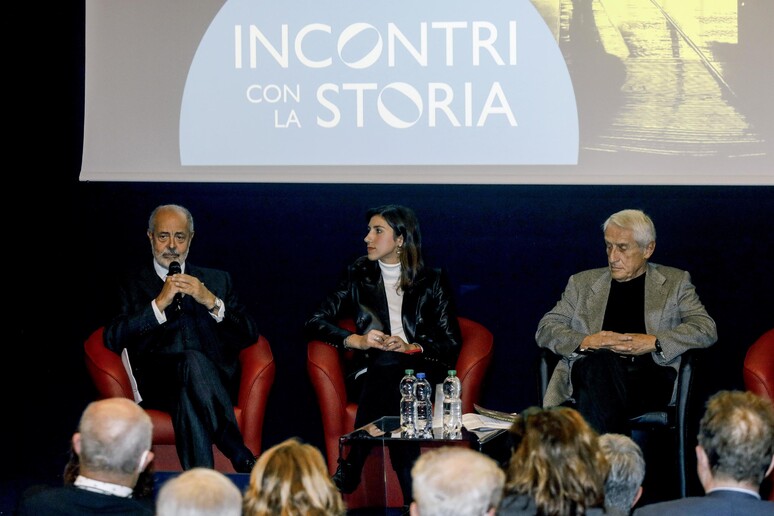 - RIPRODUZIONE RISERVATA