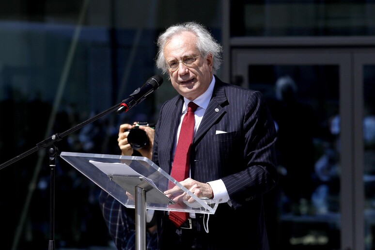 - RIPRODUZIONE RISERVATA
