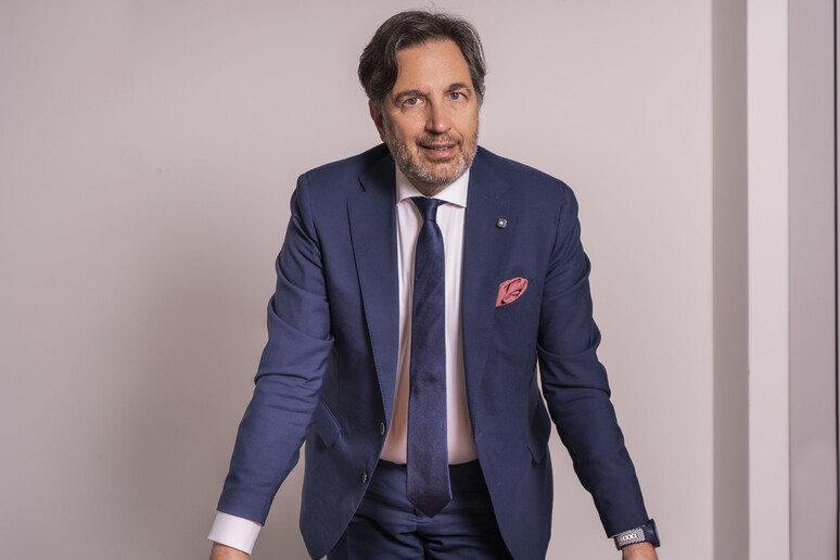 - RIPRODUZIONE RISERVATA