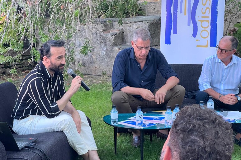 - RIPRODUZIONE RISERVATA