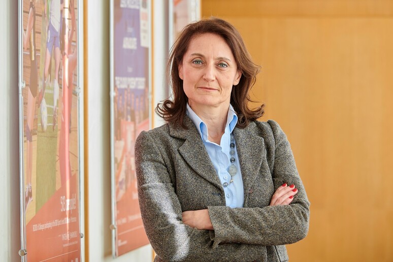 - RIPRODUZIONE RISERVATA