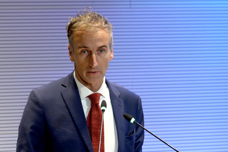 - RIPRODUZIONE RISERVATA