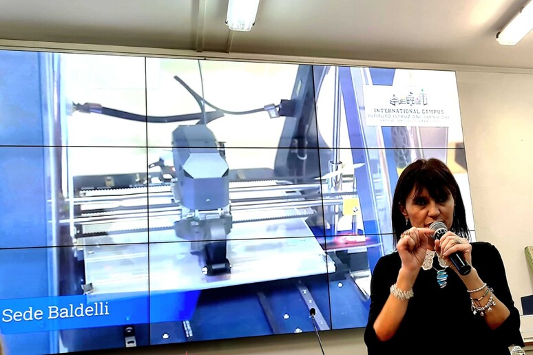-     RIPRODUZIONE RISERVATA