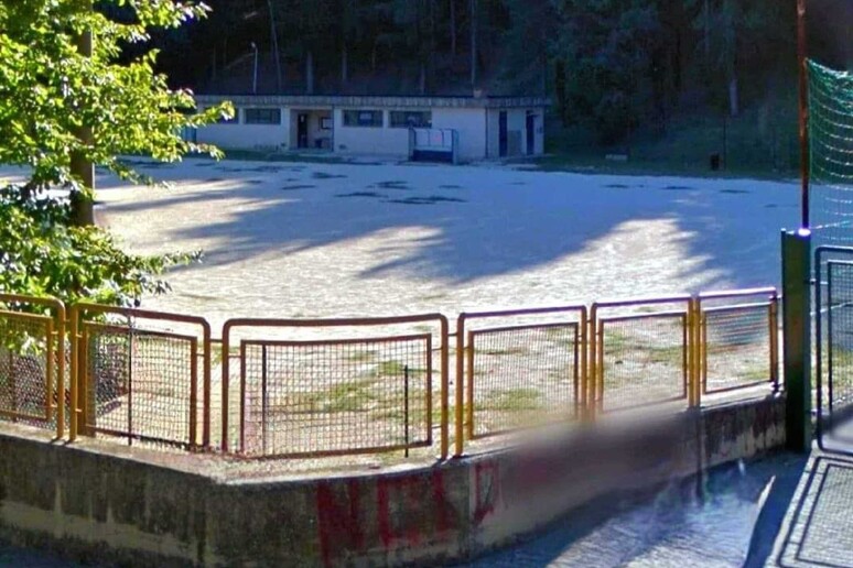 -     RIPRODUZIONE RISERVATA