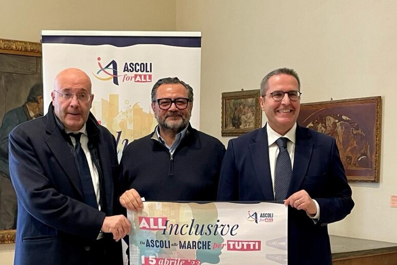 - RIPRODUZIONE RISERVATA