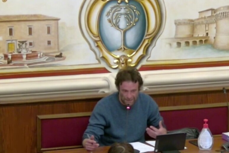 - RIPRODUZIONE RISERVATA